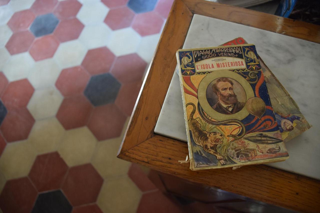 Palazzo Del Diplomatico Villa Belmonte Calabro Luaran gambar