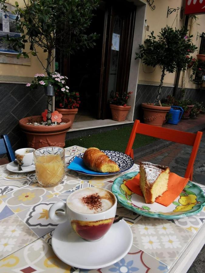 Palazzo Del Diplomatico Villa Belmonte Calabro Luaran gambar